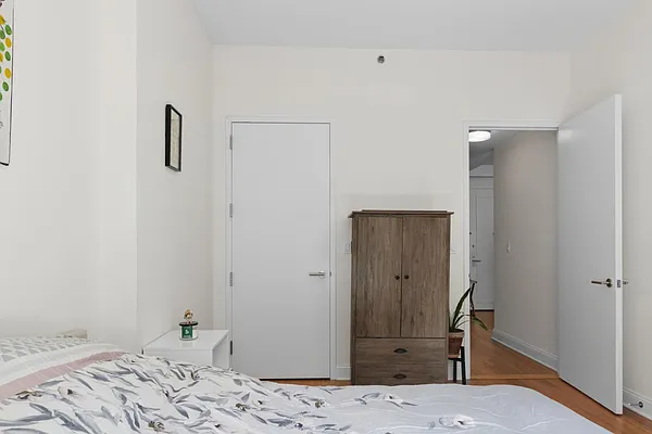 Rented by BARNES New York | media 18