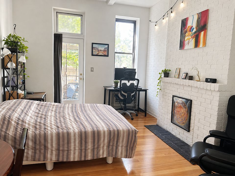 1st image of 17 Downing St APT 1A