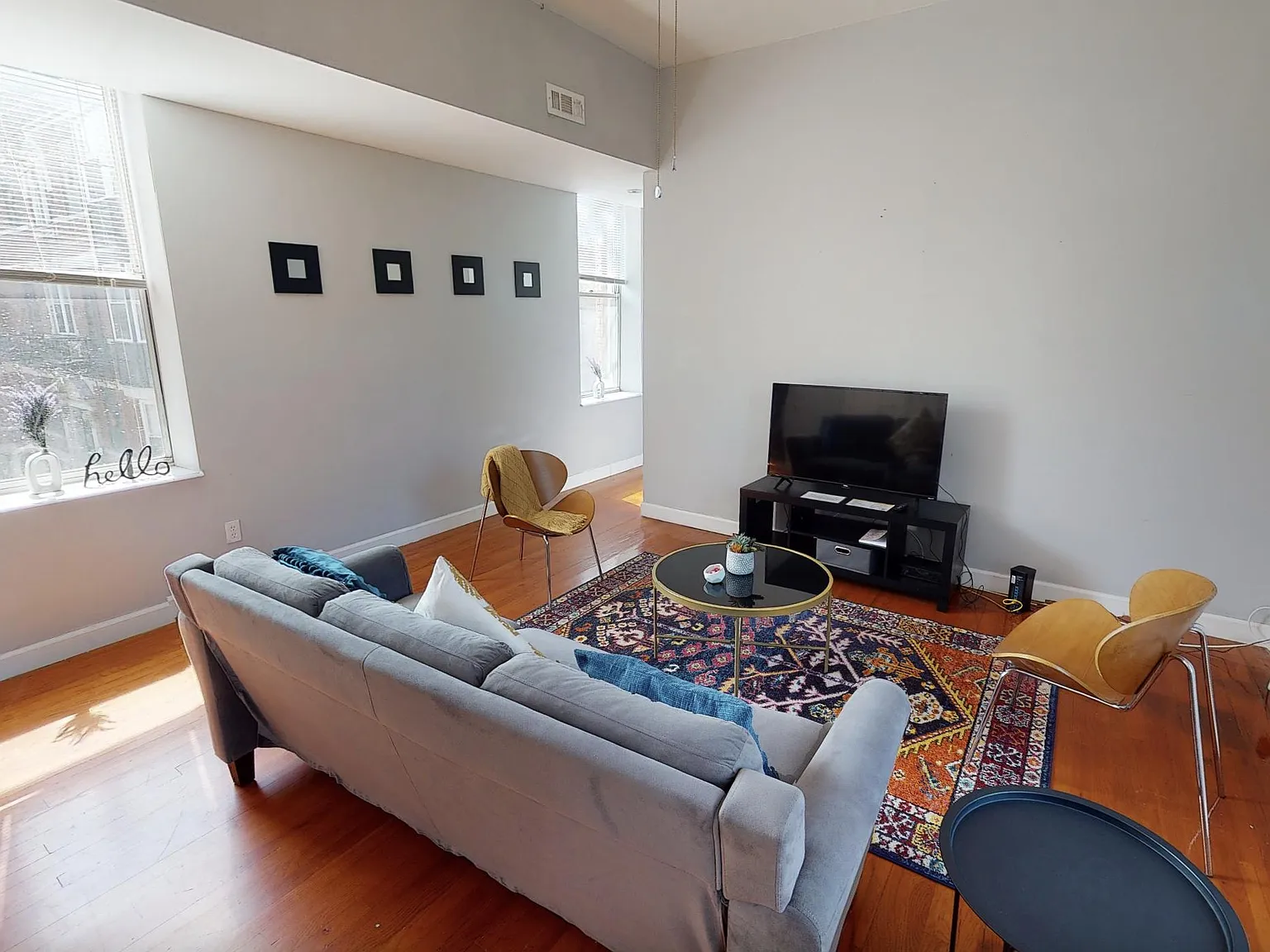2 bed, 1000 sqft, $1,362 — Photo 1