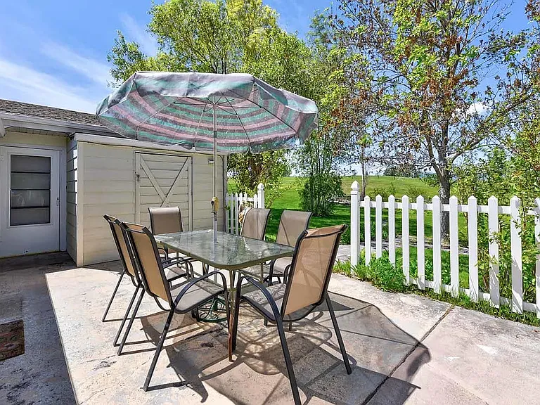 34 Cloverview Dr — Photo 6