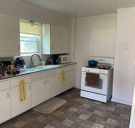 4th image of 949 Jennette Ave NW #1