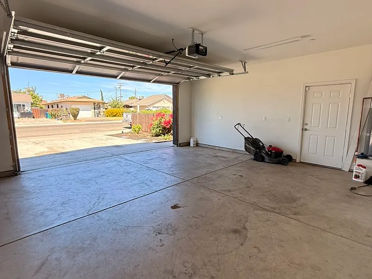 2114 Beachwood Dr — Photo 20