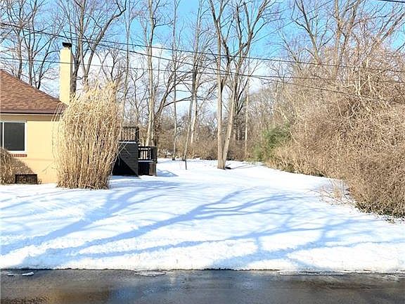 3rd image of 1801 Neva Dr