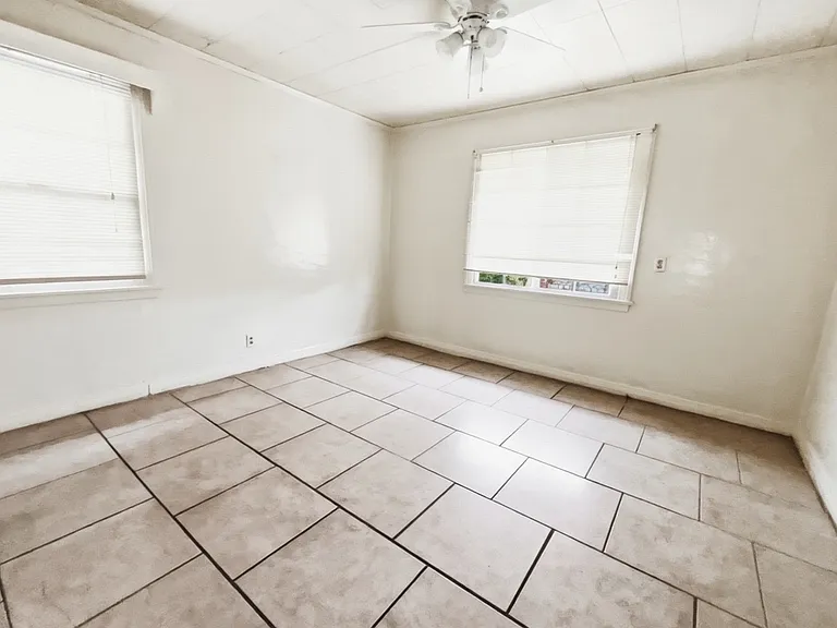 141 S 3rd Ave — Photo 11