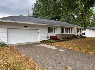 9790 Smithdale Ave NE, Hartville, OH 44632