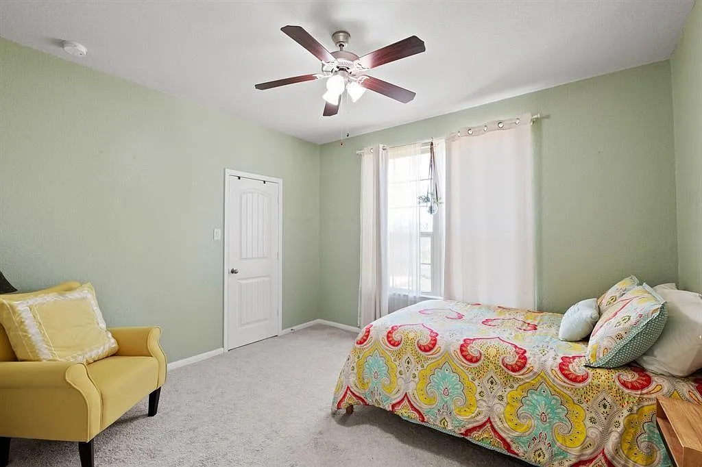 3 bed, 3.0 bath, 3130 sqft, $3,800 — Photo 3