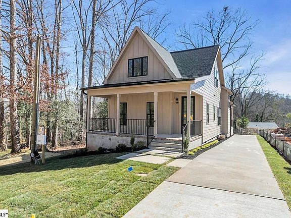 2nd image of 120 Clark St