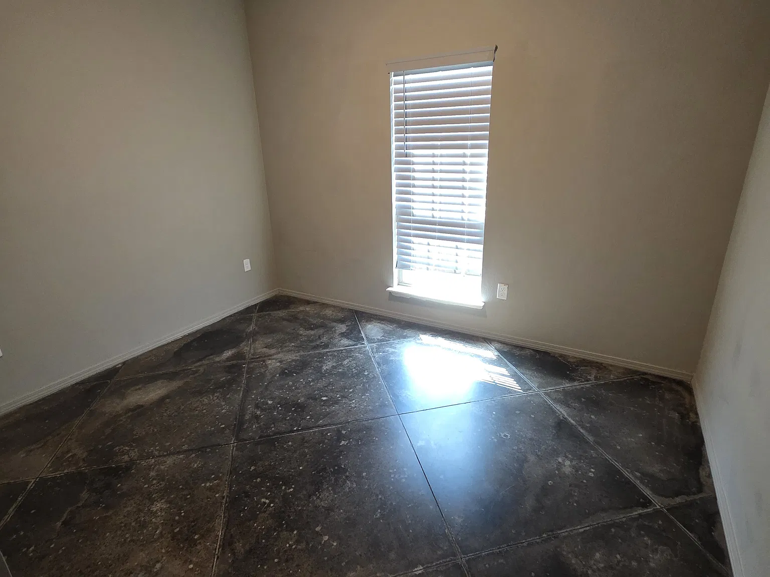 3 bed, 1410 sqft, $1,800 — Photo 4