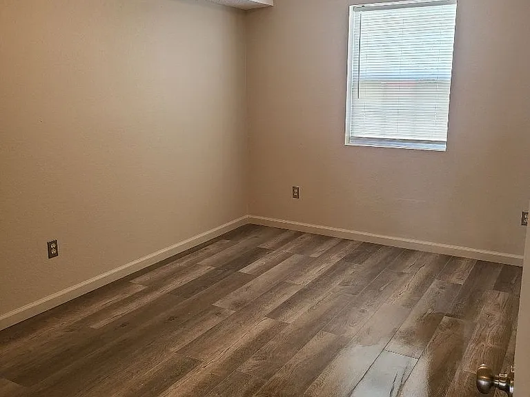 College Place Apartments — Photo 11