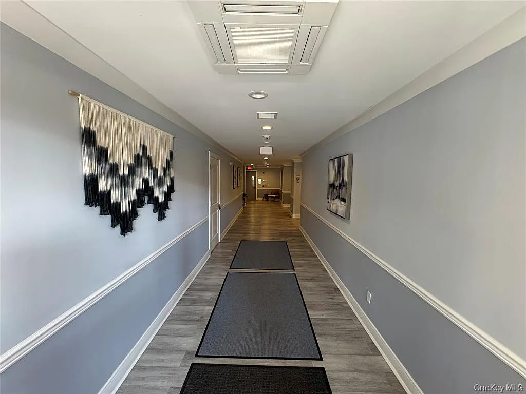 2 bed, 990 sqft, $4,400 — Photo 2
