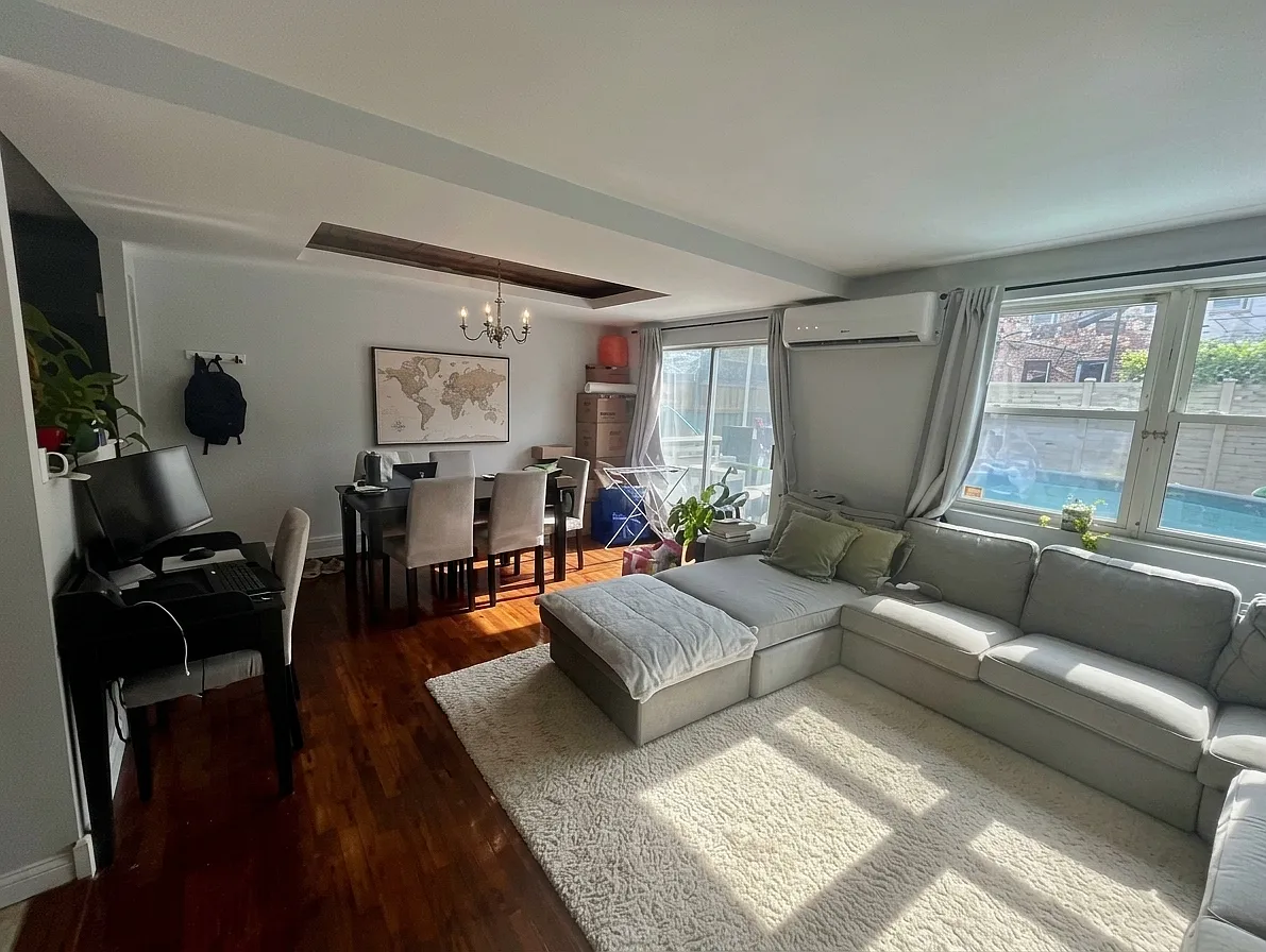 2128 East 9th Street — Photo 1