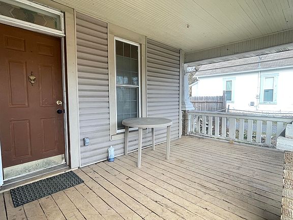 4th image of 723 W Mount Vernon Street