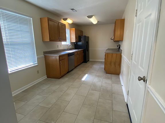 3rd image of 5624 Jamaica Ln