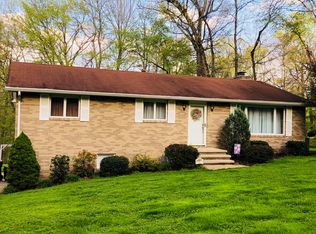 95 Parkview Dr, Clark, PA 16113
