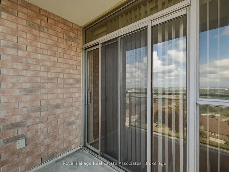 55 Strathaven Dr #1202 — Photo 29