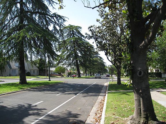 5th image of 2316 N Van Ness Blvd