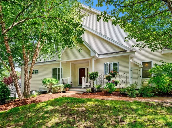 100 Kirkbride Dr Unit 247, Danvers, MA 01923