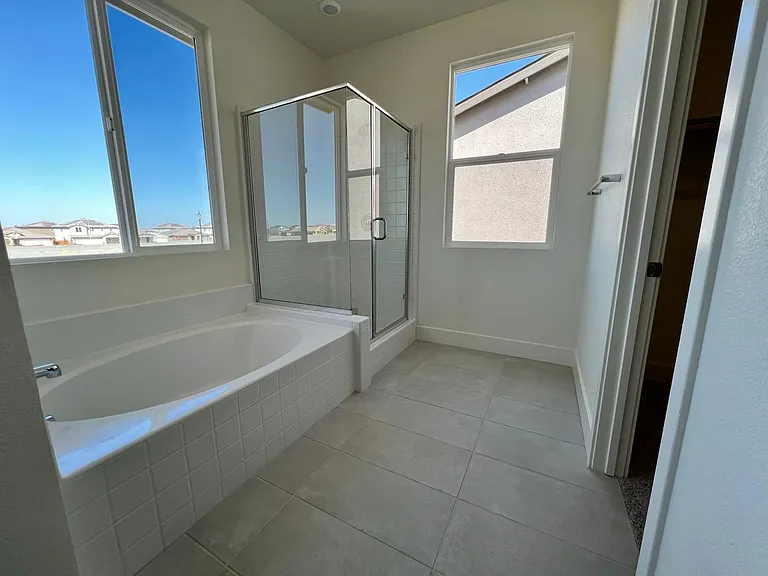 3357 Adirondack St — Photo 30