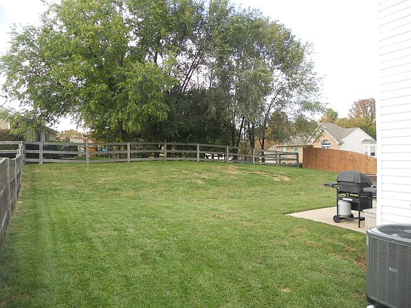 3rd image of 1404 Afton Dr