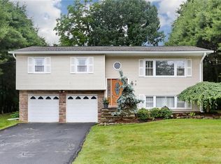 5 Poplar Rd, Garnerville, NY 10923