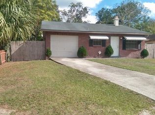 10717 N Hartts Dr, Tampa, FL 33617