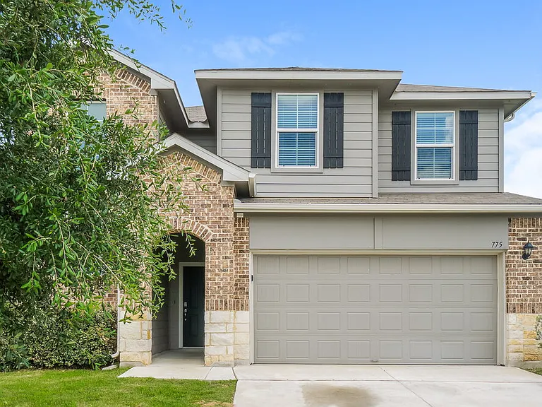 775 Monarch Dr — Photo 1
