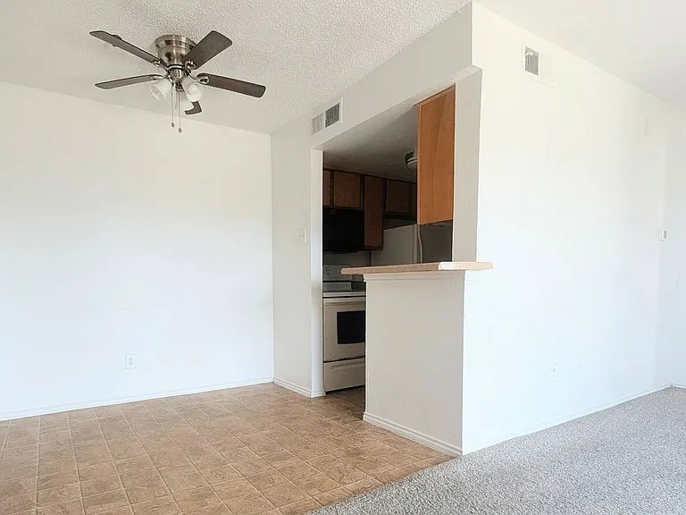 Bennett Place Apartments — Photo 5