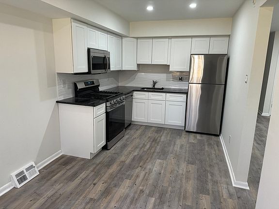 2nd image of 598 Belmont Ave APT C105