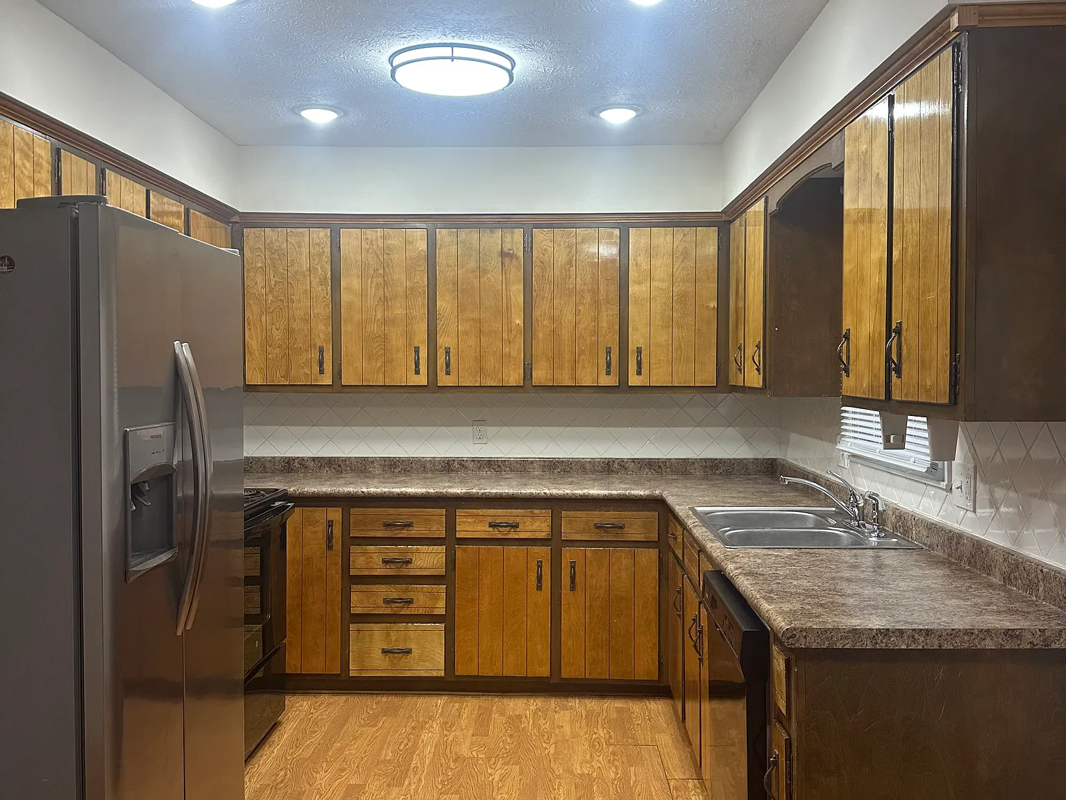 3 bed, 1.5 bath, 1404 sqft, $1,425 — Photo 2