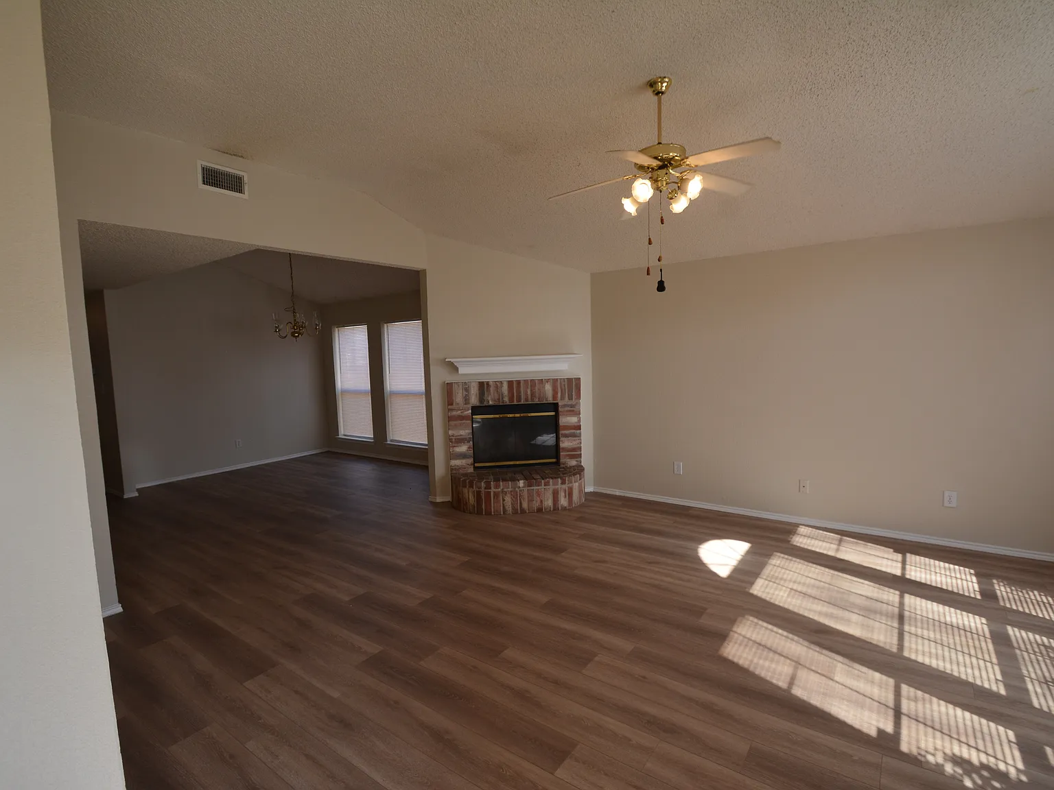 3 bed, 1562 sqft, $1,795 — Photo 2