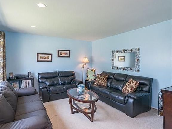 4th image of 2826 Renfrew St
