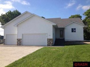 105 Mallard Ct, Mankato, MN 56001
