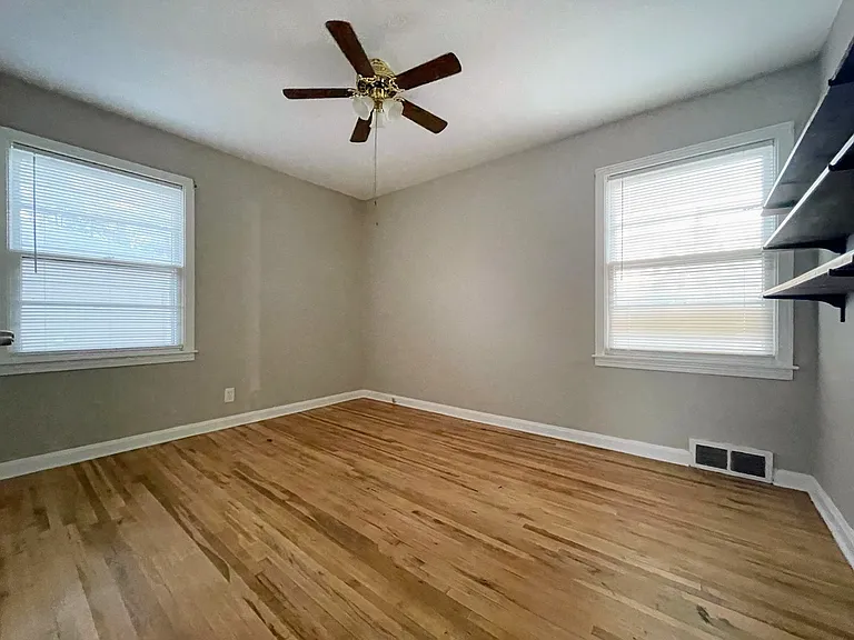 1019 College Ln — Photo 8