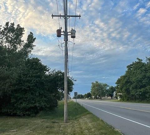 4th image of 985 E Farr Rd