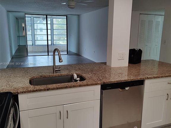 5th image of 1810 N Lauderdale Ave APT 2204
