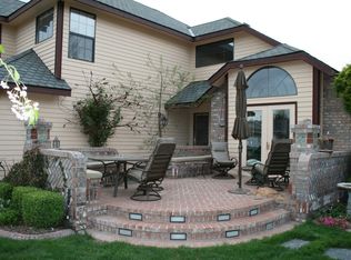 1693 April Loop, Richland, WA 99354