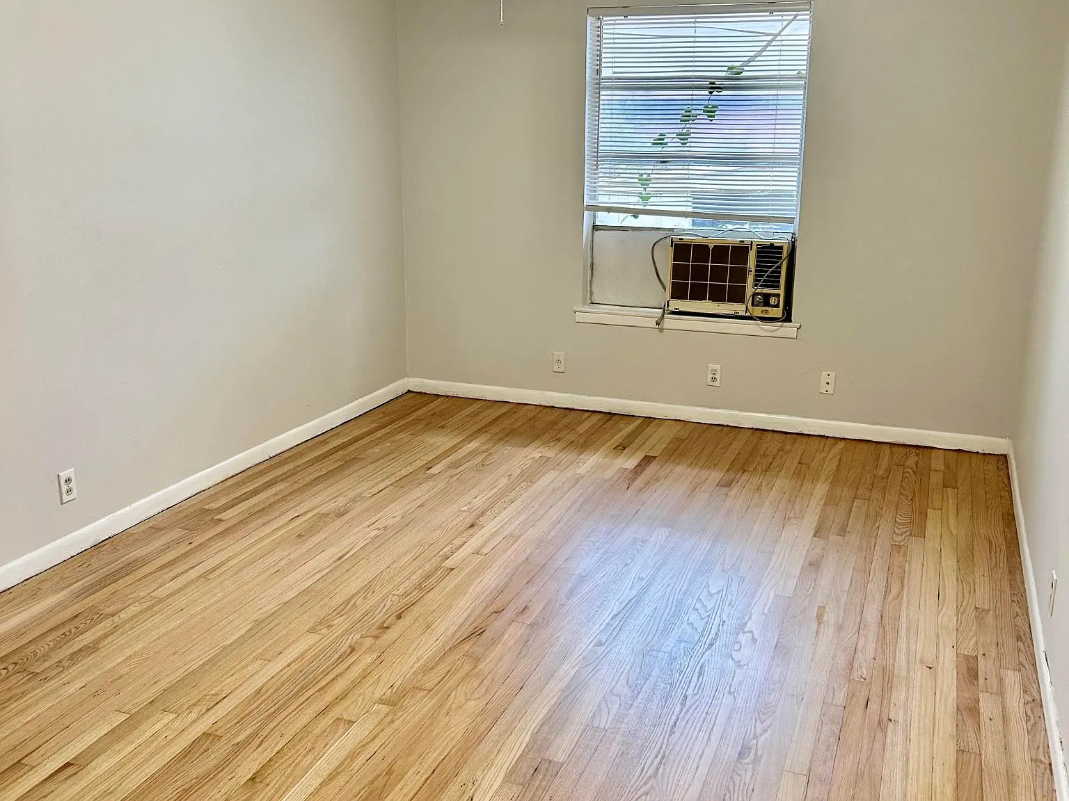 2 bed, 1075 sqft, $1,095 — Photo 4