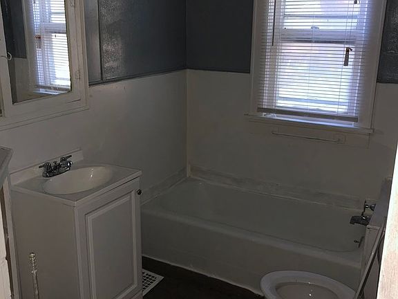 5th image of 3321 Spruce Ave