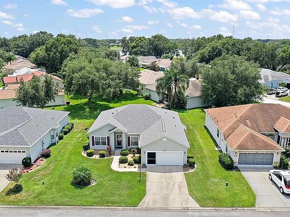 3rd image of 3818 Manor Oaks Ct