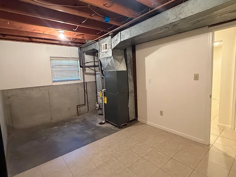 228 NW Waterwheel Ct — Photo 12