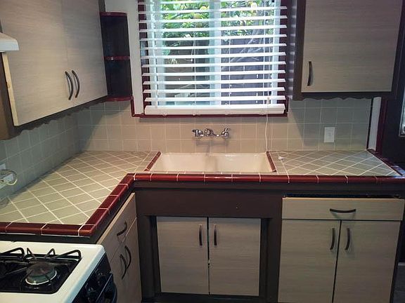 4th image of 11233 Emelita St #1