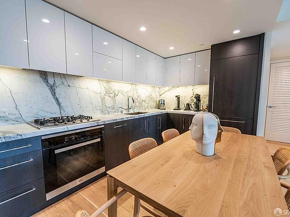 4th image of 3131 Pierce St Unit 306