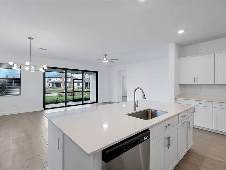 19232 Gentry Pl — Photo 9