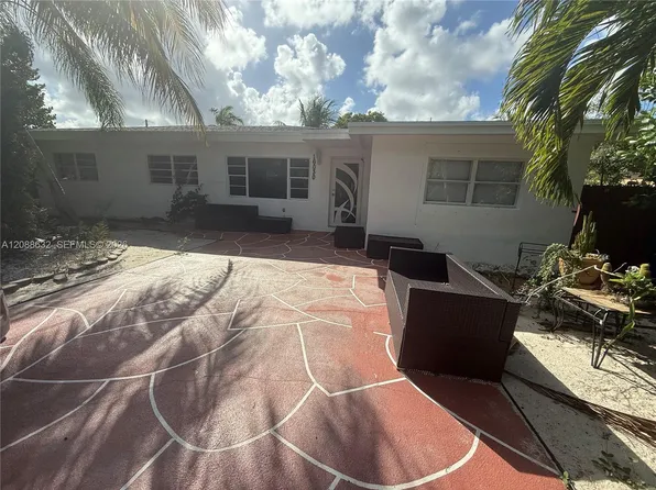 16030 Miami Dr, North Miami Beach, FL 33162