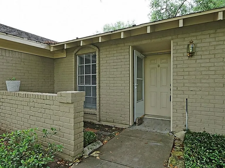12623 Westella Dr — Photo 2