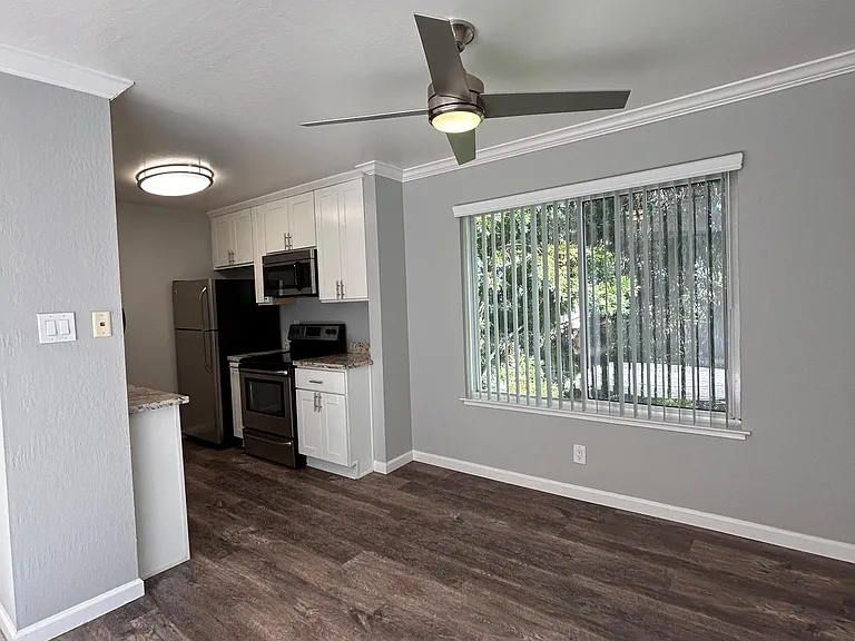 1029 El Camino Real #5 — Photo 18