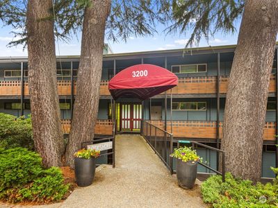 3200 W Commodore Way #106, Seattle, WA, 98199