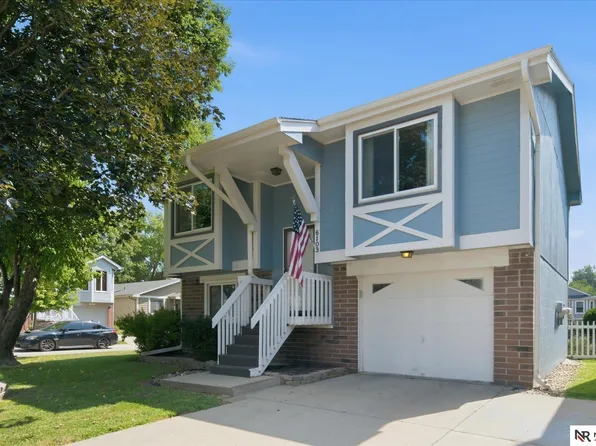 6103 S 77th St, Ralston, NE 68127