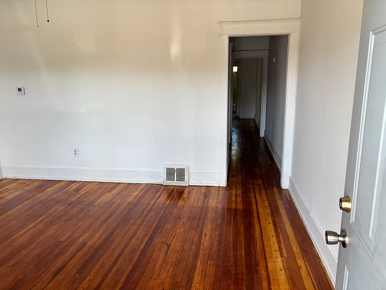 242 N Lincoln St #1 — Photo 9