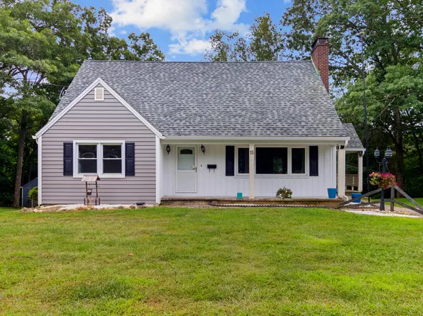 15 Leslie Street, Plymouth, CT 06786